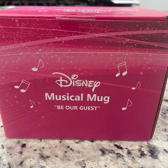 Disney’s Beauty and the Beast Musical Mug that Plays the song “Be Our Guest” NWT - Picture 3 of 12